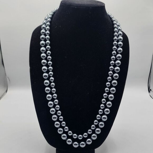Joan Rivers set of 2 gray beaded necklaces - Picture 1 of 4
